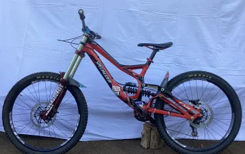 DH SPECIALIZED DÉMO 8