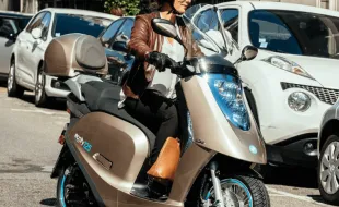 scooter electrique tahiti eccity 125 cm3 petites annonces pf SEEKO