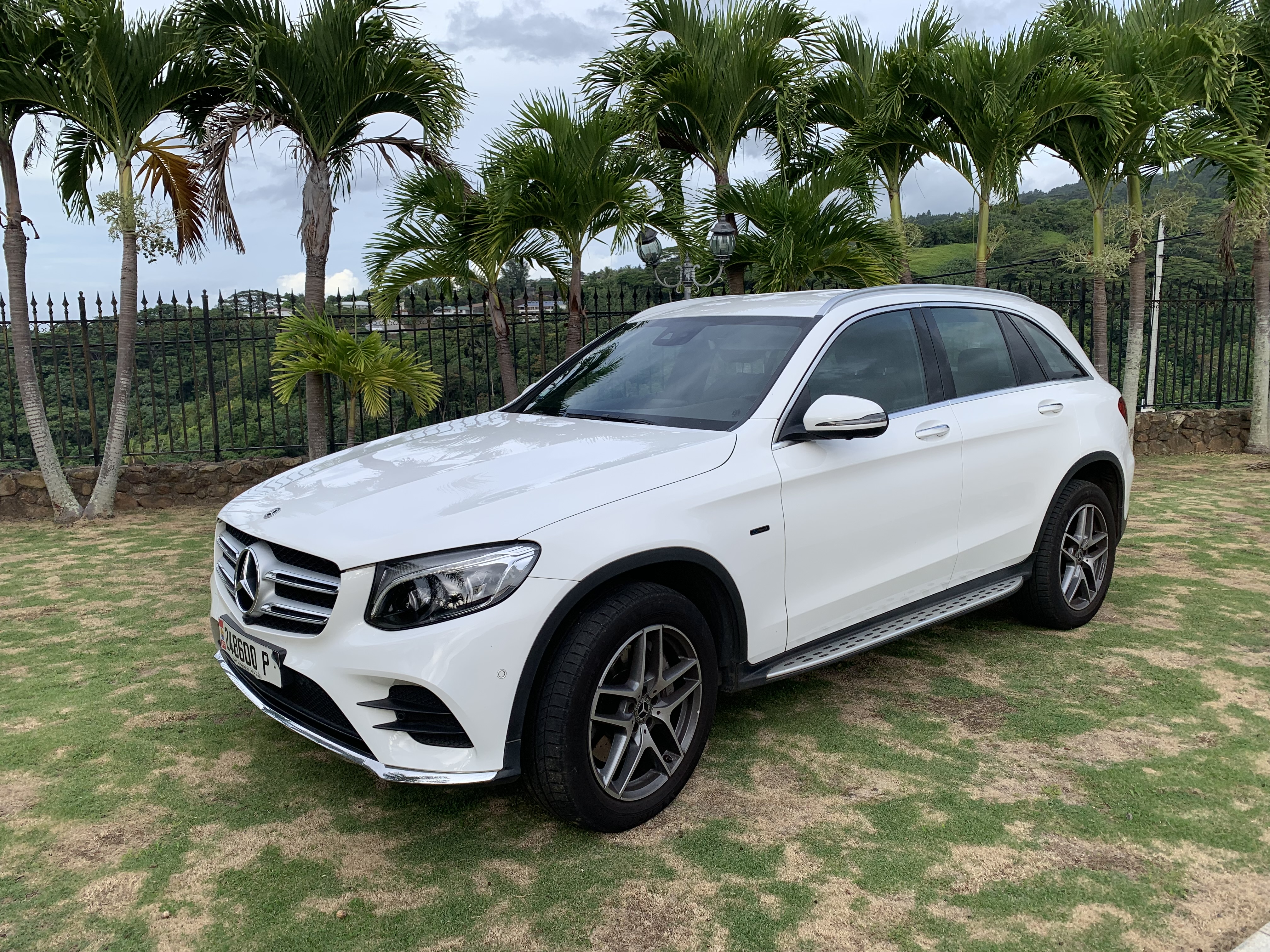 Voiture Occasion Tahiti Mercedes GLC hybride rechargeable 350 Petites Annonces PF - SEEKO