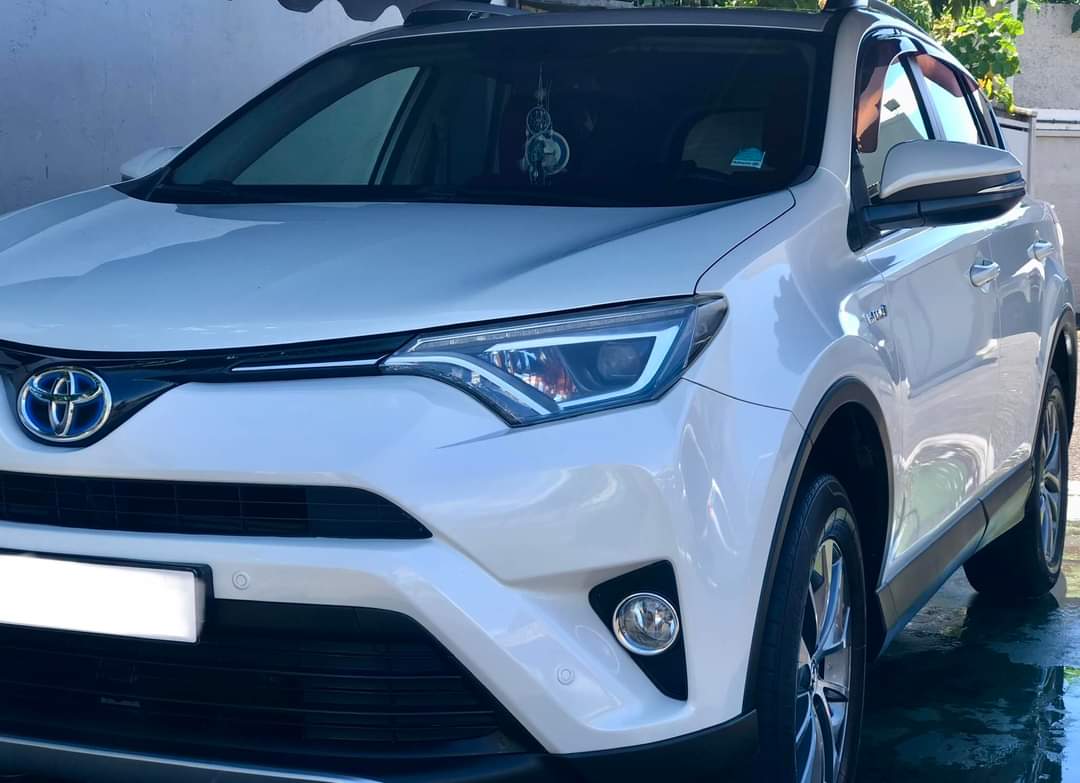 SUV Occasion Tahiti TOYOTA RAV 4 HYBRIDE Petites Annonces PF - SEEKO