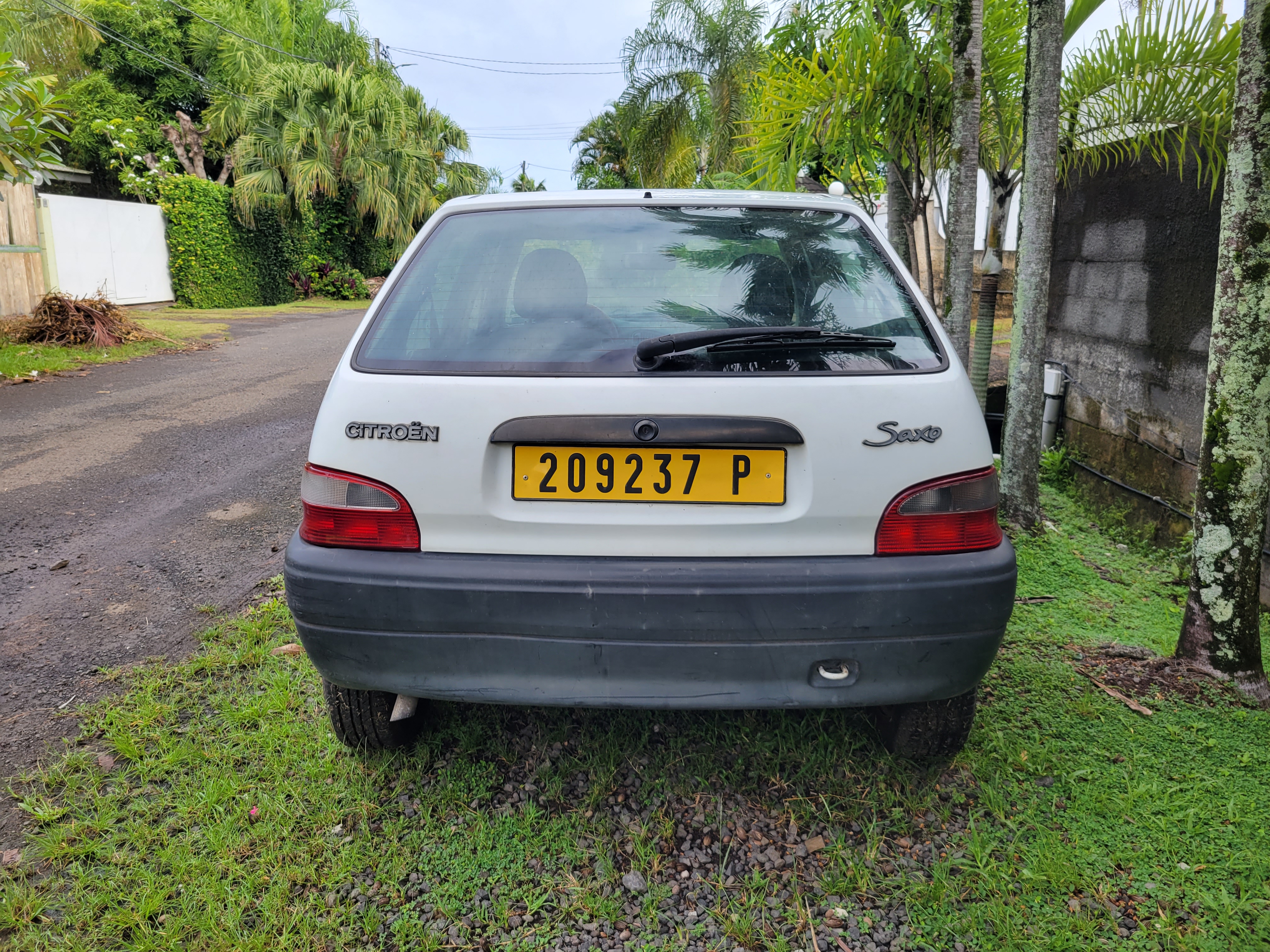 Voiture Occasion Tahiti Citroën Saxo Diesel Petites Annonces PF - SEEKO